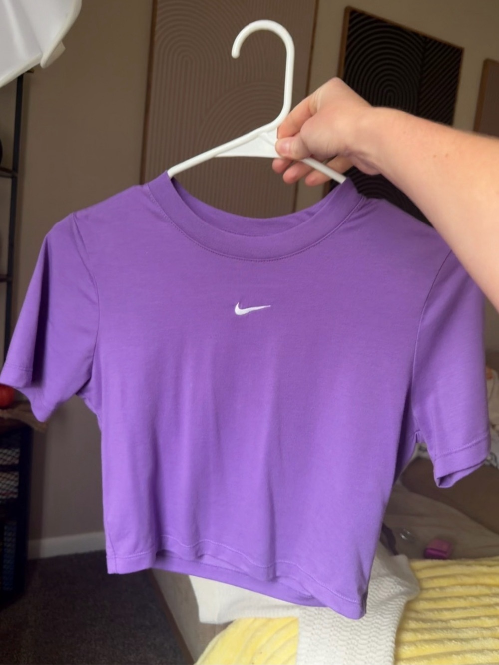 Nike The Nike Tee Slim Fit Crop Top Short Sleeve Tee Purple Medium
